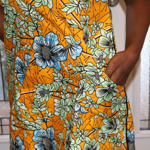 Ankara shift dress with side zippers and pockets - Picture 5 of 5